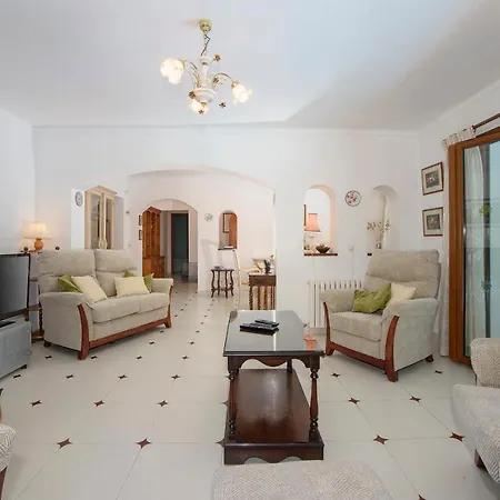 Casa Baskins *
